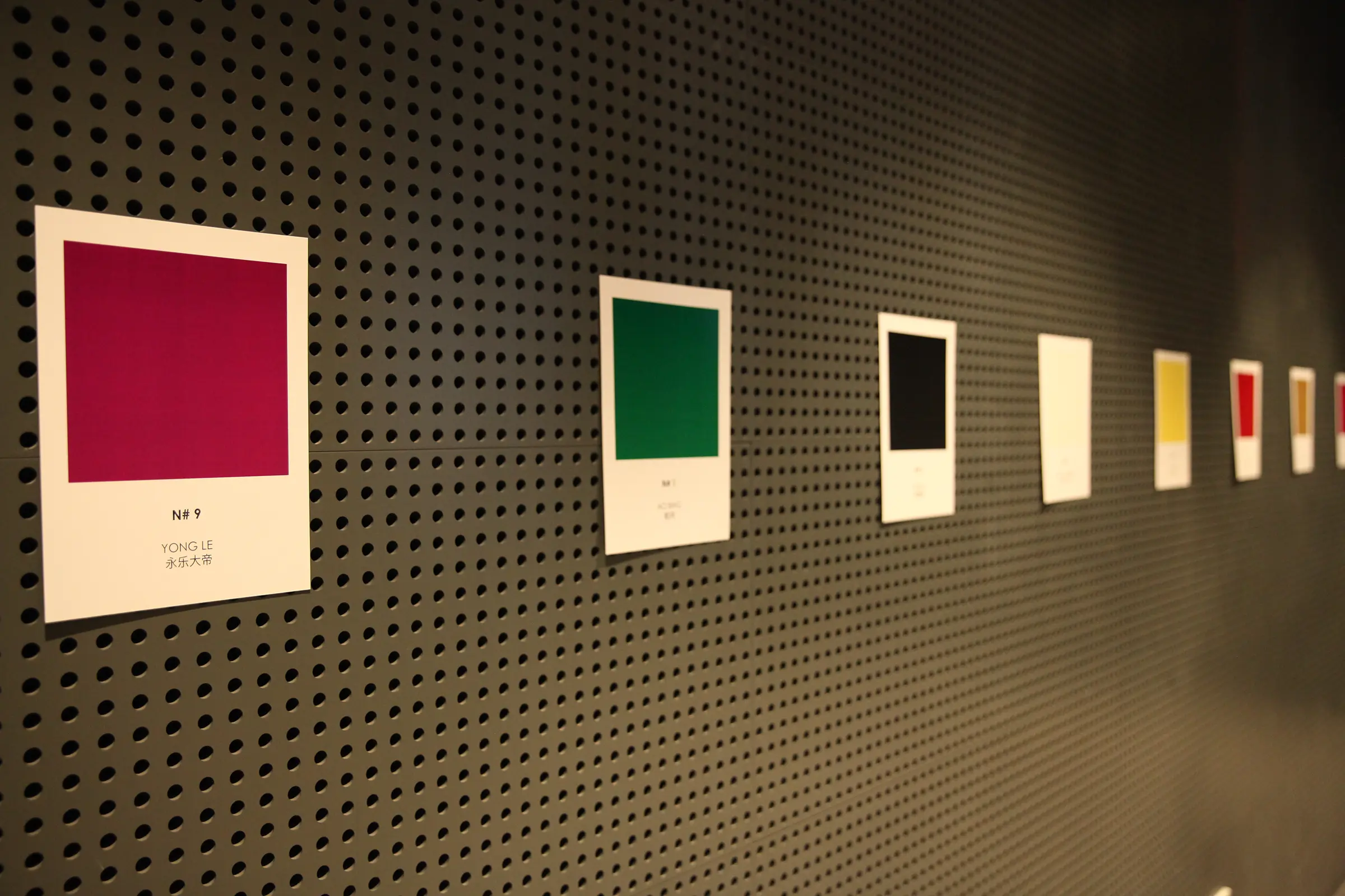 Colour-coded figure assignment with cards and headphones.